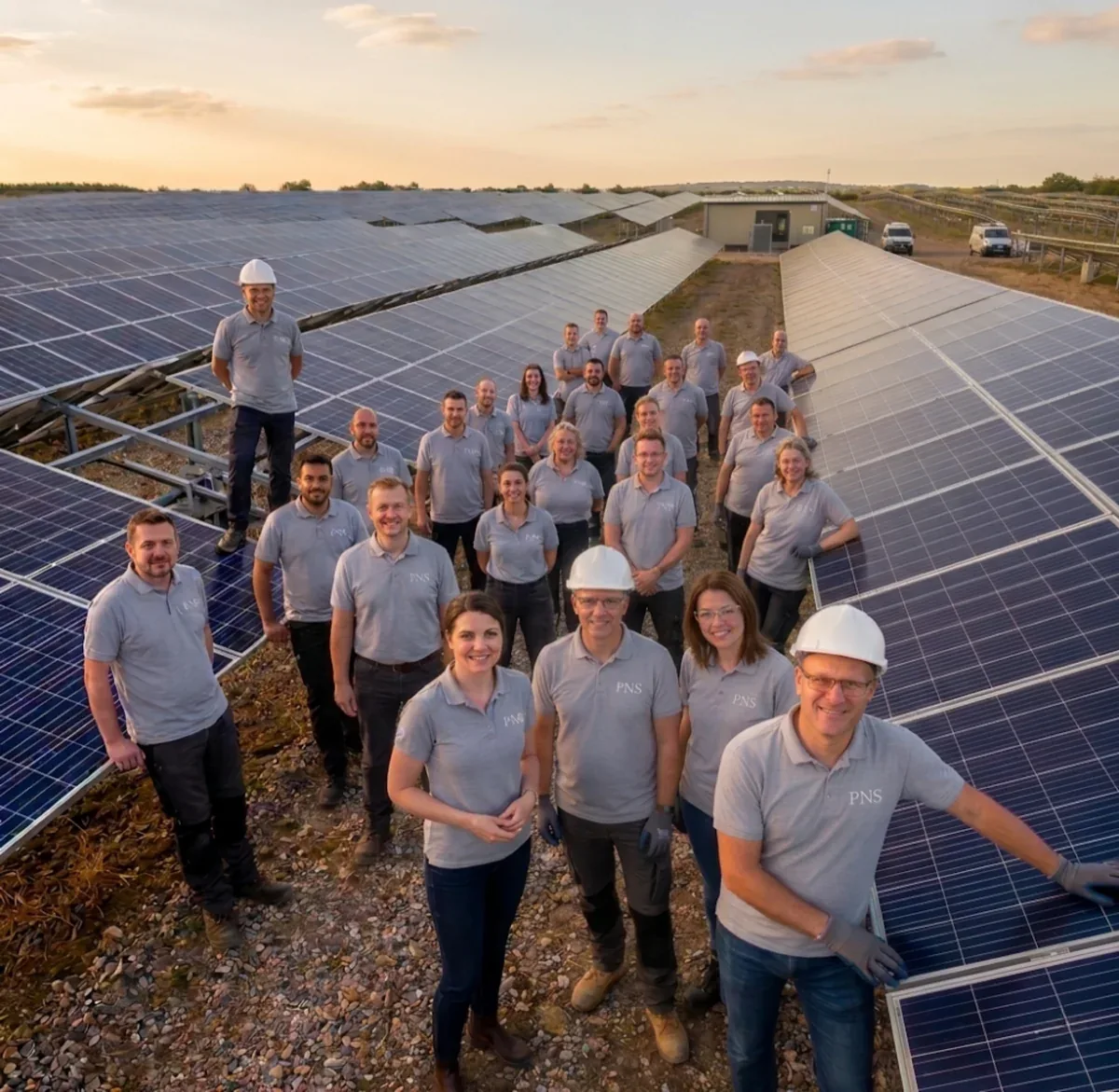 Équipe technique PNS — Panneaux Solaires Aulnay-sous-Bois Équipe PNS — Panneaux Solaires Aulnay-sous-Bois